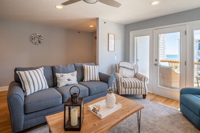 Foto del edificio - OFF-SEASON FURNISHED MONTHLY RENTAL STARTI...