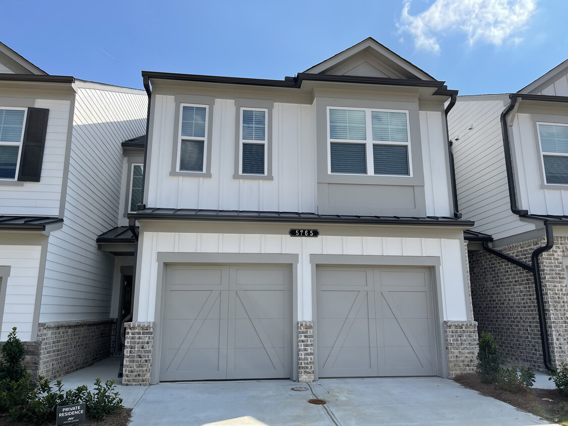 Primary Photo - 5765 Thornton Dr