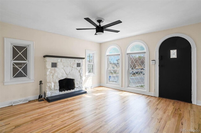 Photo - "Charming 3-Bedroom Home with 2 Full Baths in Prime Lakewood Location!"