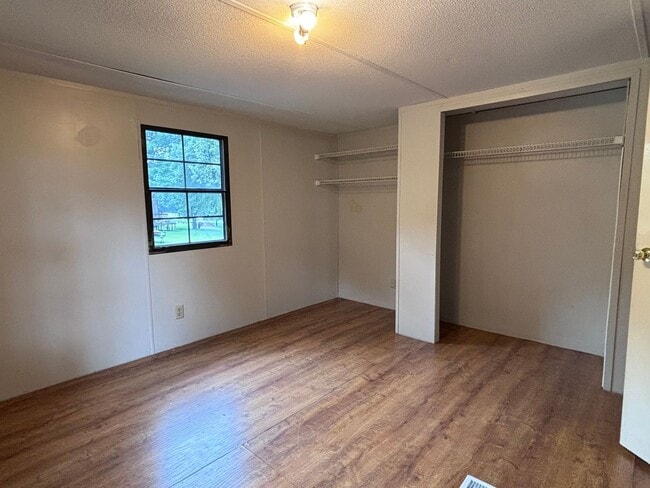 Building Photo - 1562 Whitt Hunt Rd