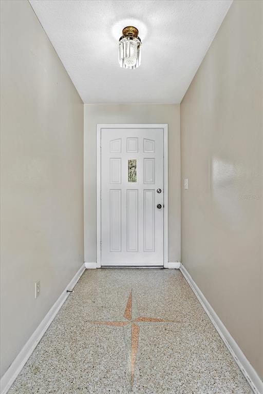 Foto del edificio - 6513 Stockbridge Ave