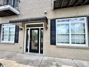 Building Photo - 98 Melrose Dr