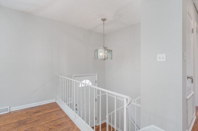 Foto del edificio - Great 4 Bedroom House