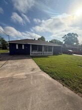 Building Photo - 3738 Kenneth Ave