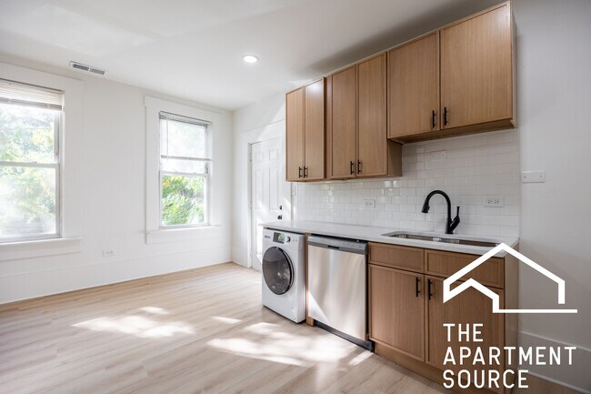 Foto del edificio - 2301 N Leavitt St