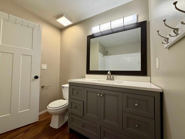 Building Photo - 359 N 100 W