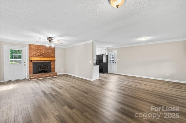 Building Photo - 13715 Mayes Rd