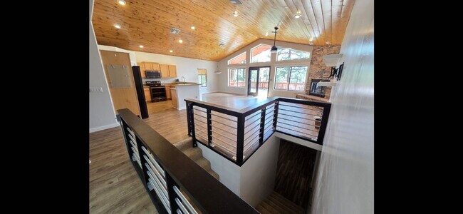 Foto del edificio - 1011 Hillside Dr