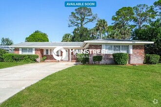 Building Photo - 40 Fairway Cir