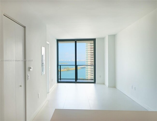 Foto del edificio - 501 NE 31st St
