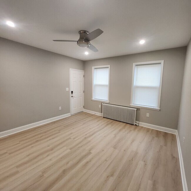 Foto del edificio - 1332 Adams St NE