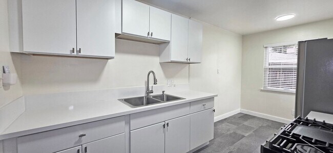 Photo - 1021 Buckeye Dr Townhome