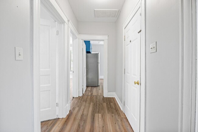 Foto del edificio - 3415 Enslow Ave