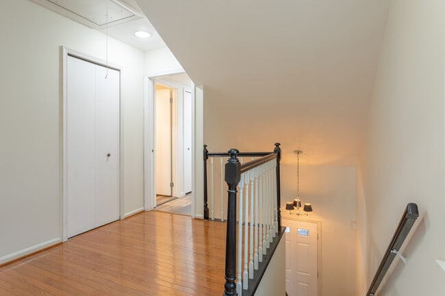 upstairs/washer/dryer - 2919 S Woodstock St