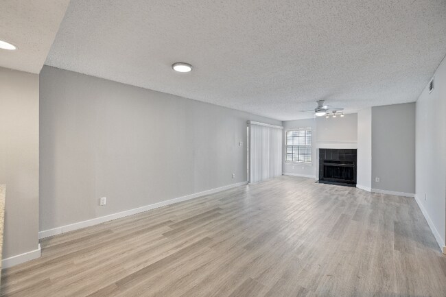 Foto del edificio - 11011 Woodmeadow Pkwy