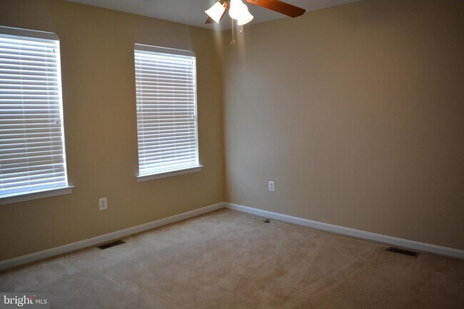 Building Photo - 155 Penns Manor Dr