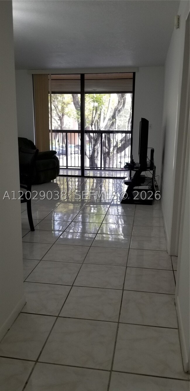 Building Photo - 14201 N Kendall Dr