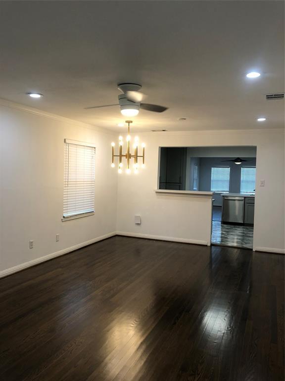 Foto del edificio - 1402 Chamboard Ln