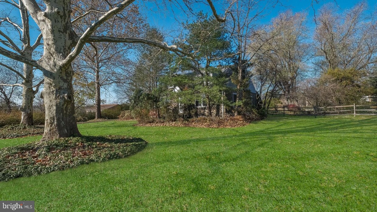 Primary Photo - 1137 Swamp Rd