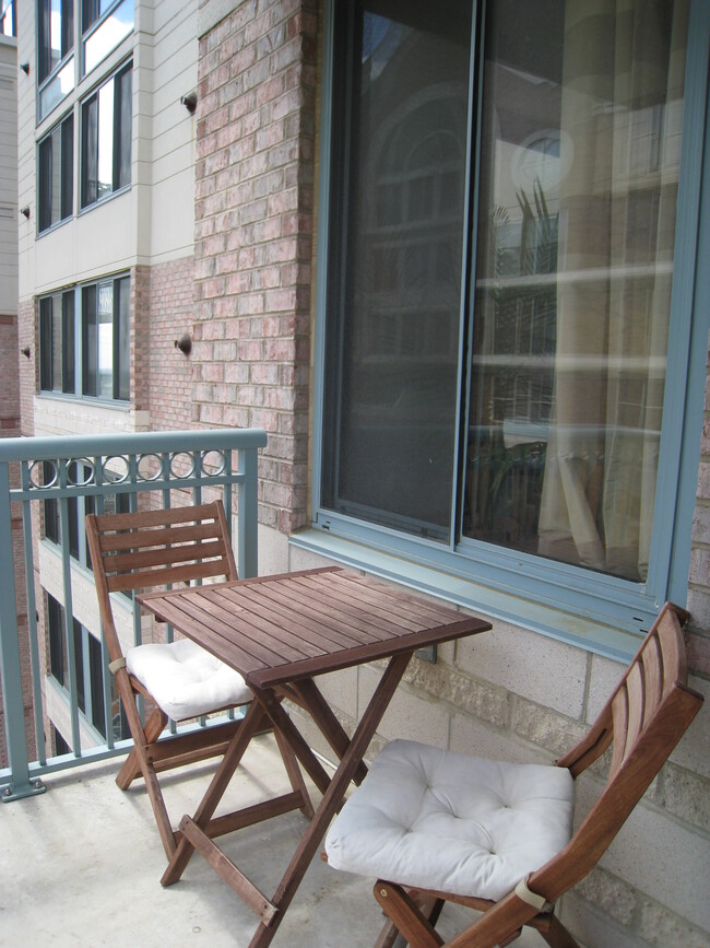 Balcony - 851 N Glebe Rd