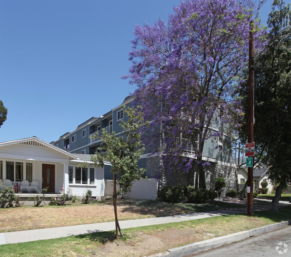 Foto del edificio - 1065 Linden Ave