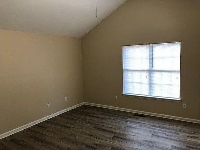 Foto del edificio - 4509 Rambling Rose Cir N