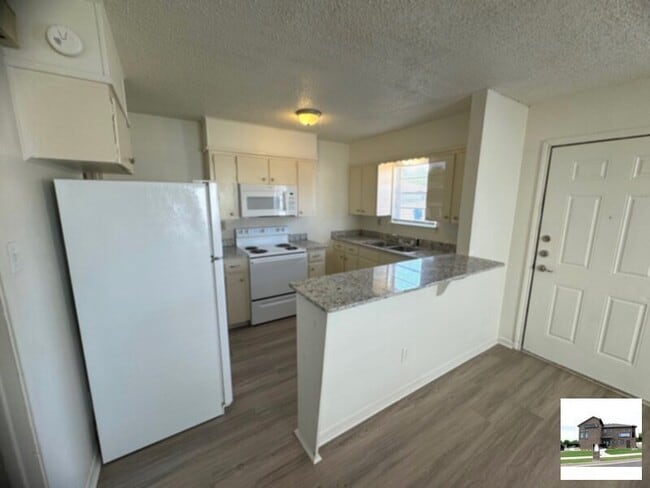 Foto del edificio - 604 Sunset Ln