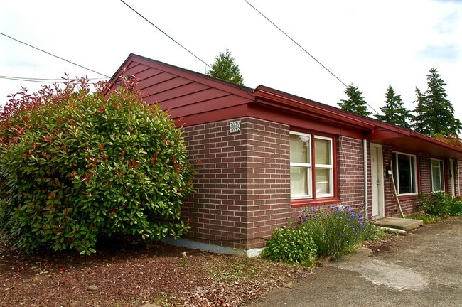 Building Photo - 7030 SE Woodward