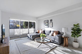 Building Photo - 2225 W 8th Ave