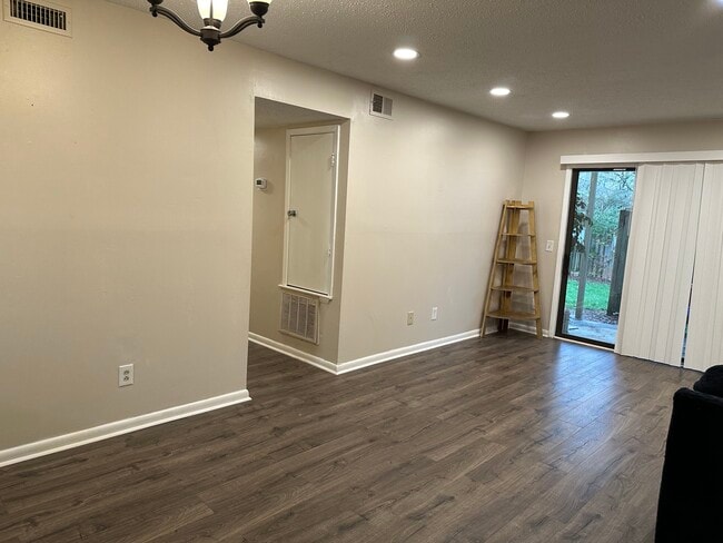 Building Photo - 3156 Heathstead Pl