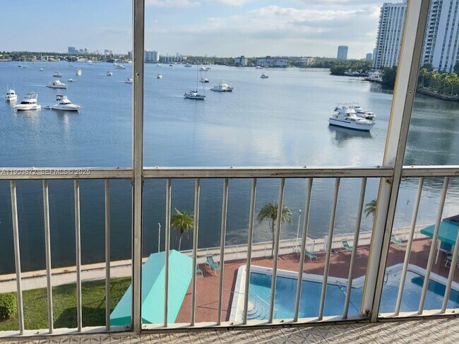 Foto del edificio - 2910 Point E Dr