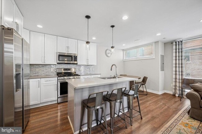 Building Photo - 769 N Uber St