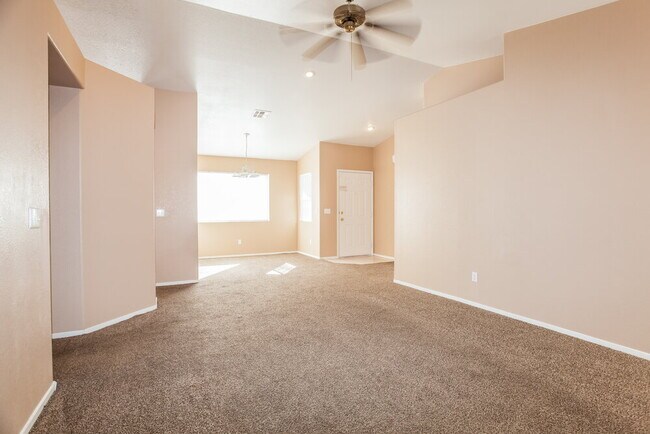 Building Photo - 7260 Golden Star Ave