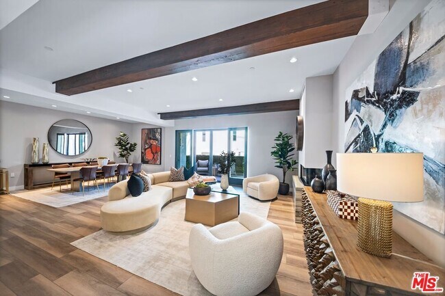 Foto del edificio - 160 N La Peer Dr