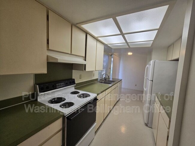 Foto del edificio - 3366 Cherrywood Ave