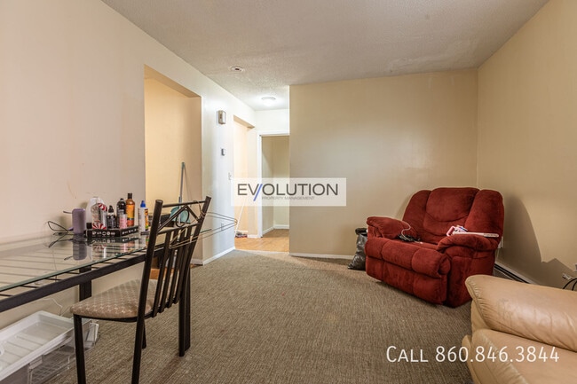 Building Photo - 71 Williams St