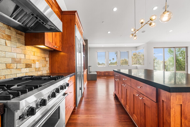 Gourmet Kitchen with big island - 1542 Manhattan Beach Blvd