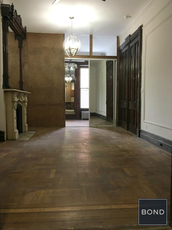 Foto del edificio - 215 E 115th St