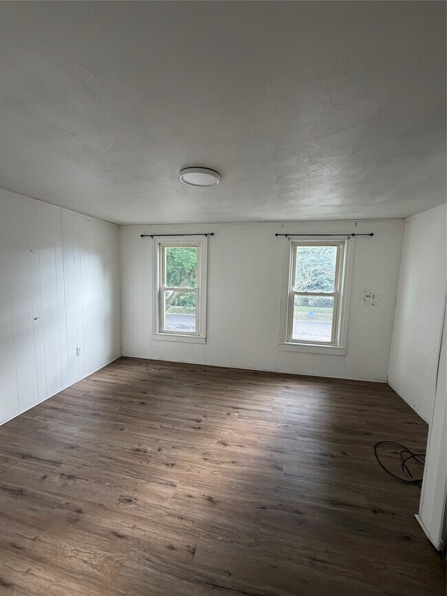 Building Photo - 65 Tompkins St