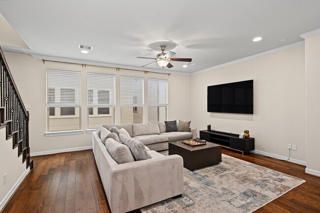 Building Photo - 2713 Shadybrook Meadow Dr