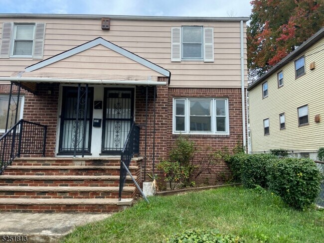 Building Photo - 335 Winans Ave