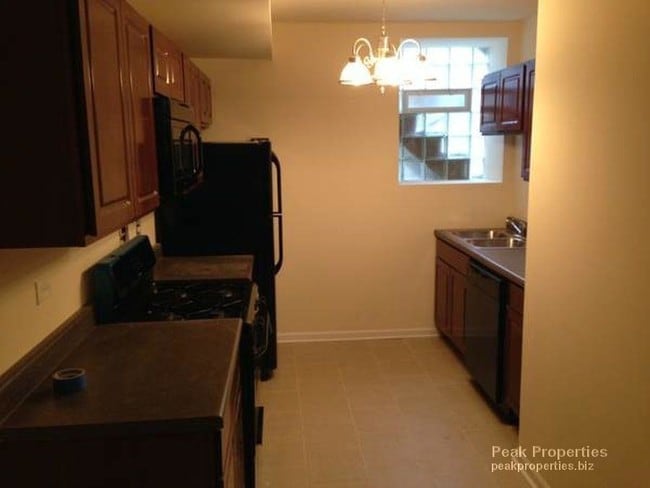 Building Photo - 3546 S Wolcott Ave