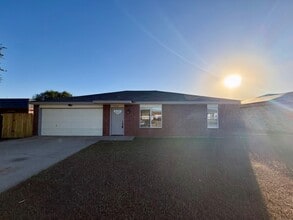 Building Photo - 4506 Windcrest Dr