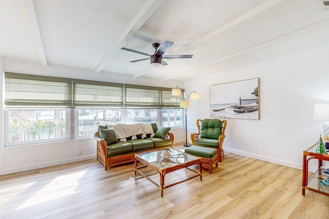 Foto del edificio - 10115 Sandpiper Rd E