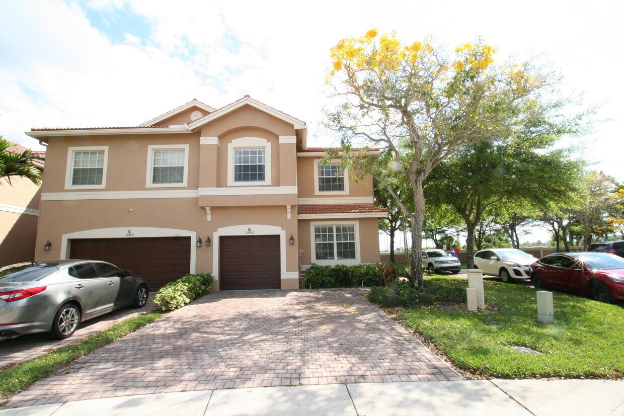 11492 Silk Carnation Way, Royal Palm Beach, FL 33411 - Townhome Rentals ...