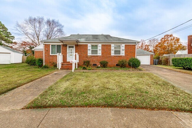 Building Photo - Cozy Brick Ranch in Norfolk