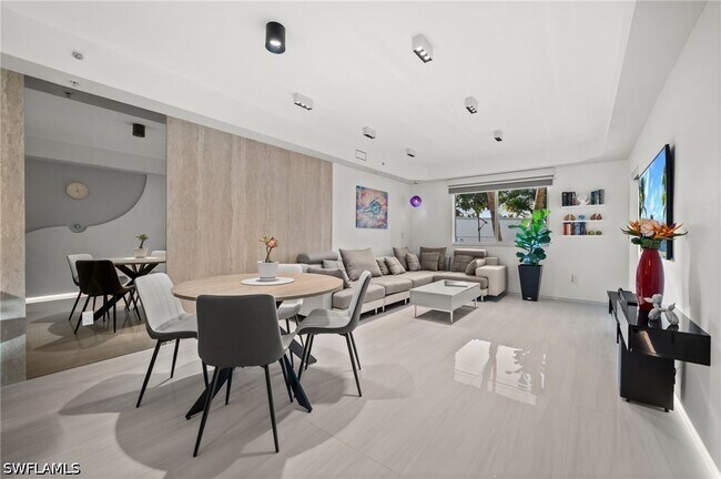 Foto del edificio - 1100 Pine Ridge Rd