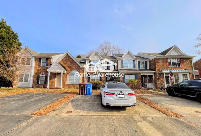 Building Photo - 434 S Lake Cir