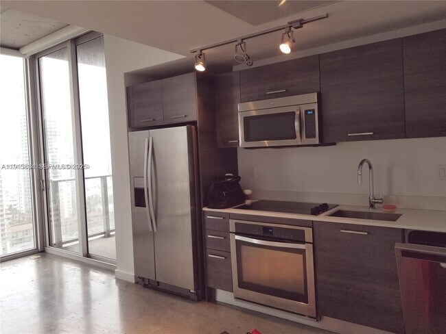 Foto del edificio - 151 SE 1st St