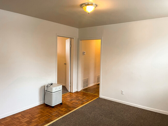 Foto del edificio - 607 Whitney Ave